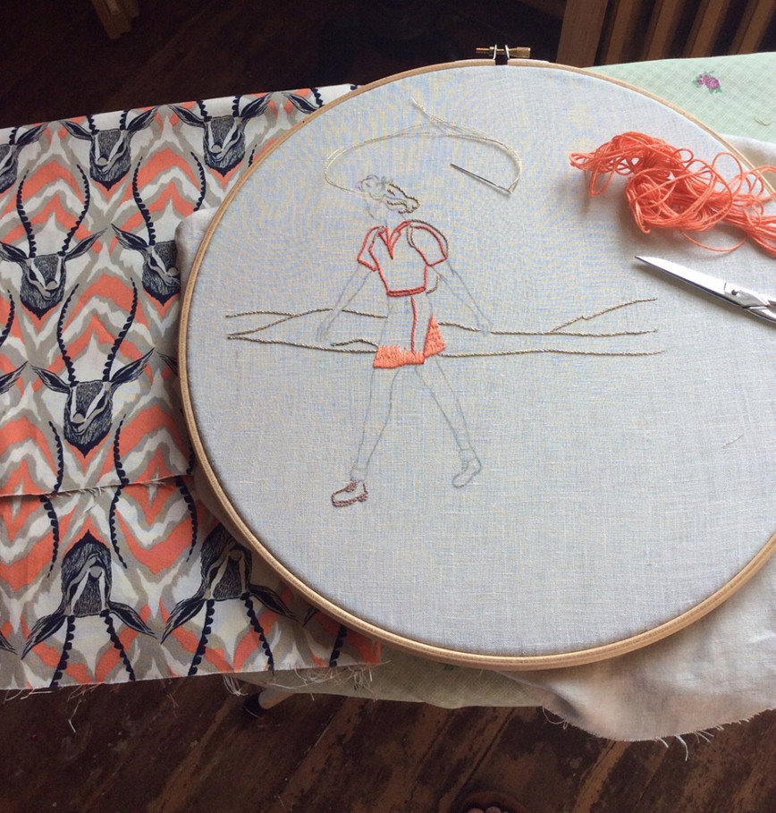 La broderie de la randonneuse sur son métier