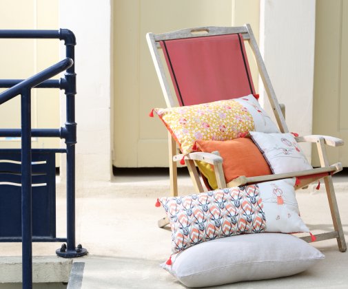 Coussins brodés "Joies du plein air"